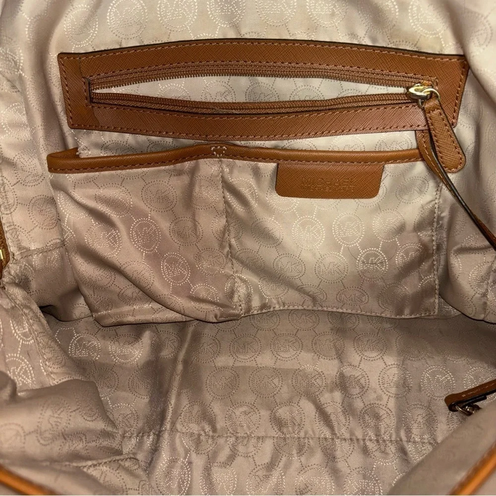 MICHAEL KORS Carmel Saffiano Satchel Shoulder bag. - Picture 10 of 11